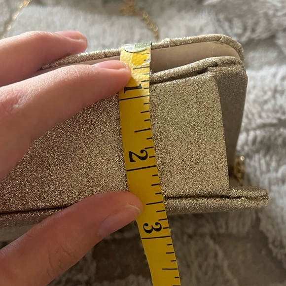 Champagne Gold Crossbody/Clutch - Picture 10 of 10